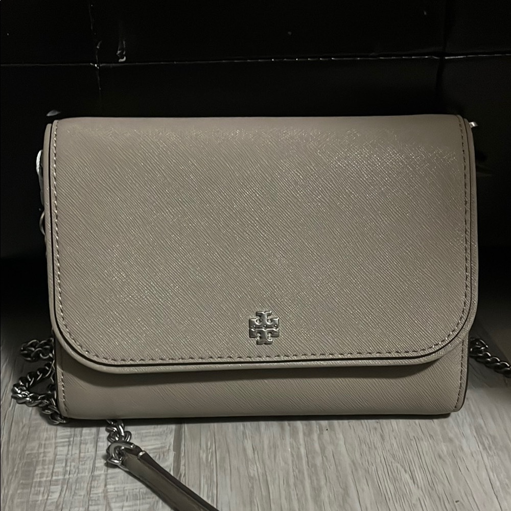 Tory Burch Gray Crossbody Bag with Smooth Leather and Chain Strap - Picture 5 of 5